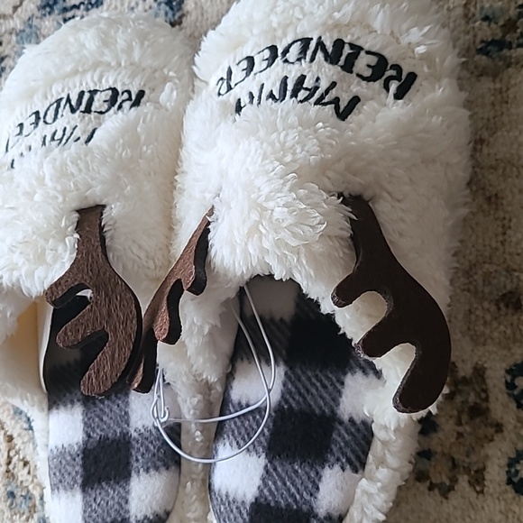 JAMMIES FOR FAMILIES WOMEN'S "MAMA REINDEER " SLIPPERS SIZE XS 5/6 - Picture 5 of 9